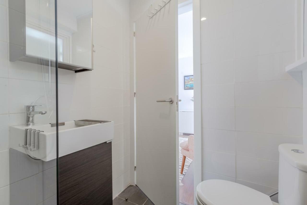 Sunny Apartment With Patio, By Timecooler Lisboa Eksteriør billede