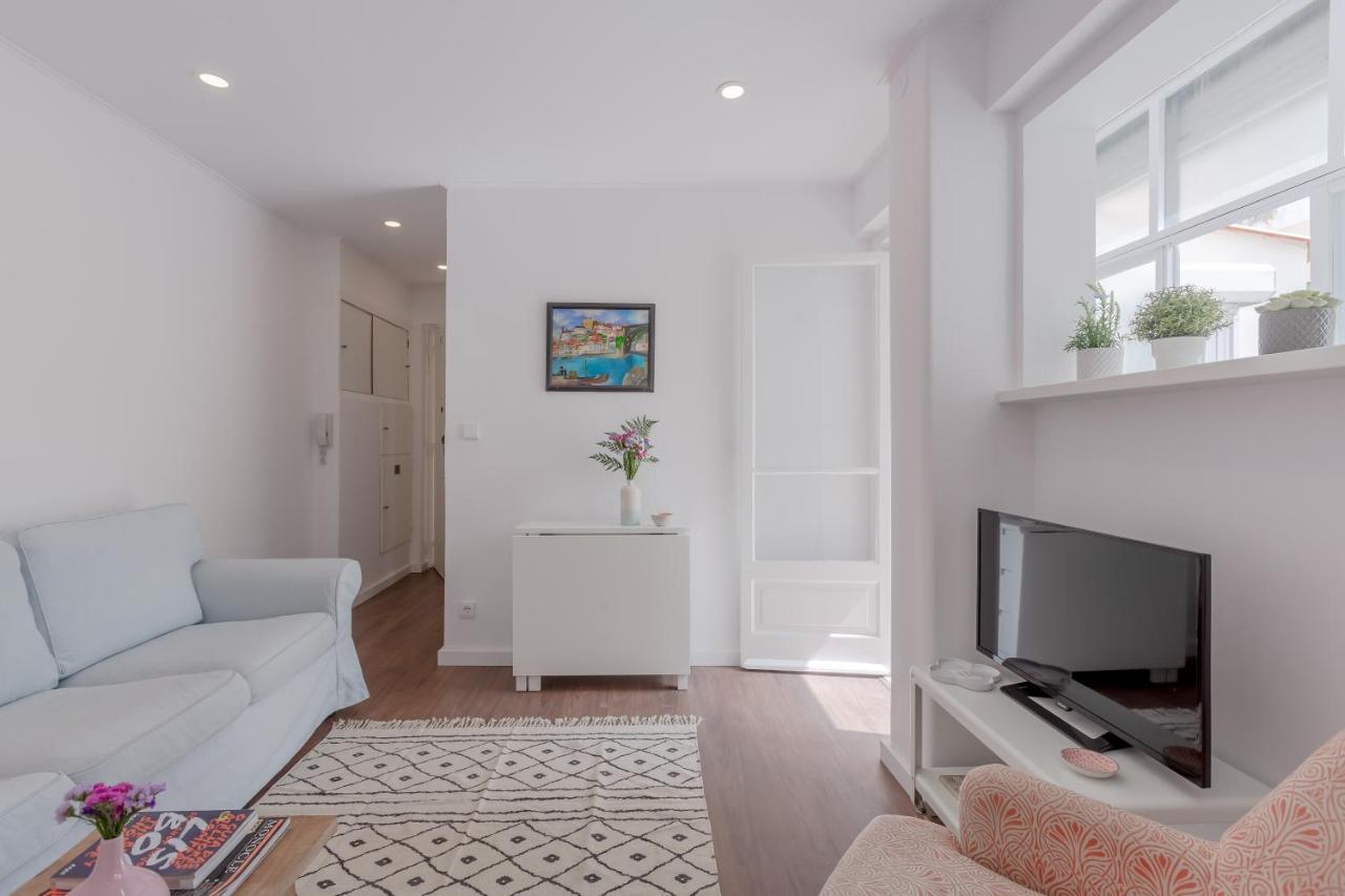 Sunny Apartment With Patio, By Timecooler Lisboa Eksteriør billede